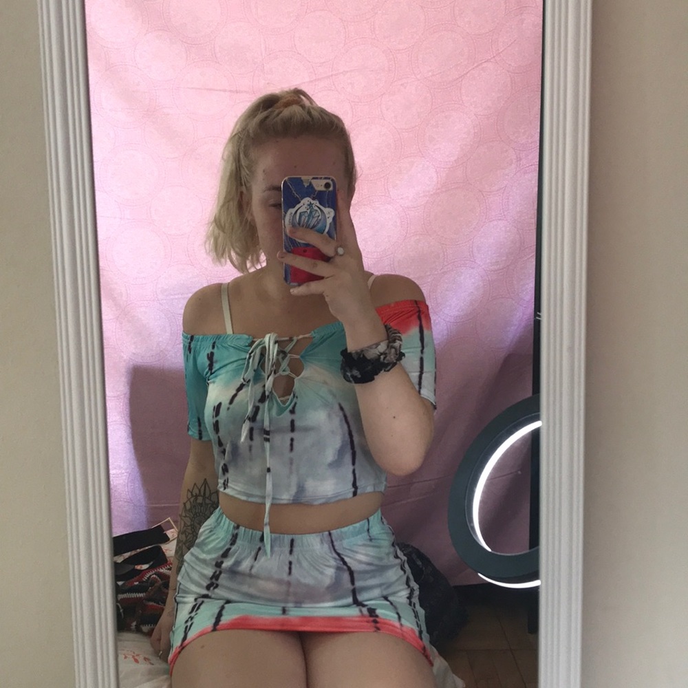 Skirt and top set